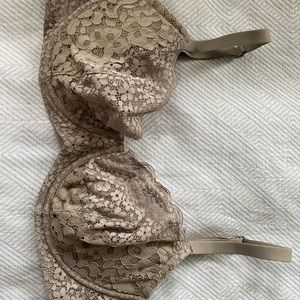 BNWOT Victoria’s Secret Unlined Demi-Bra